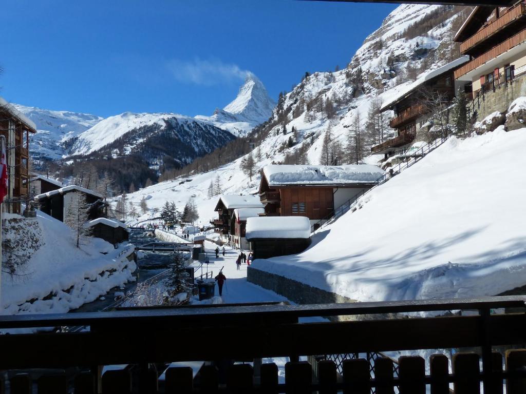 Отель Alpenrose Церматт Экстерьер фото