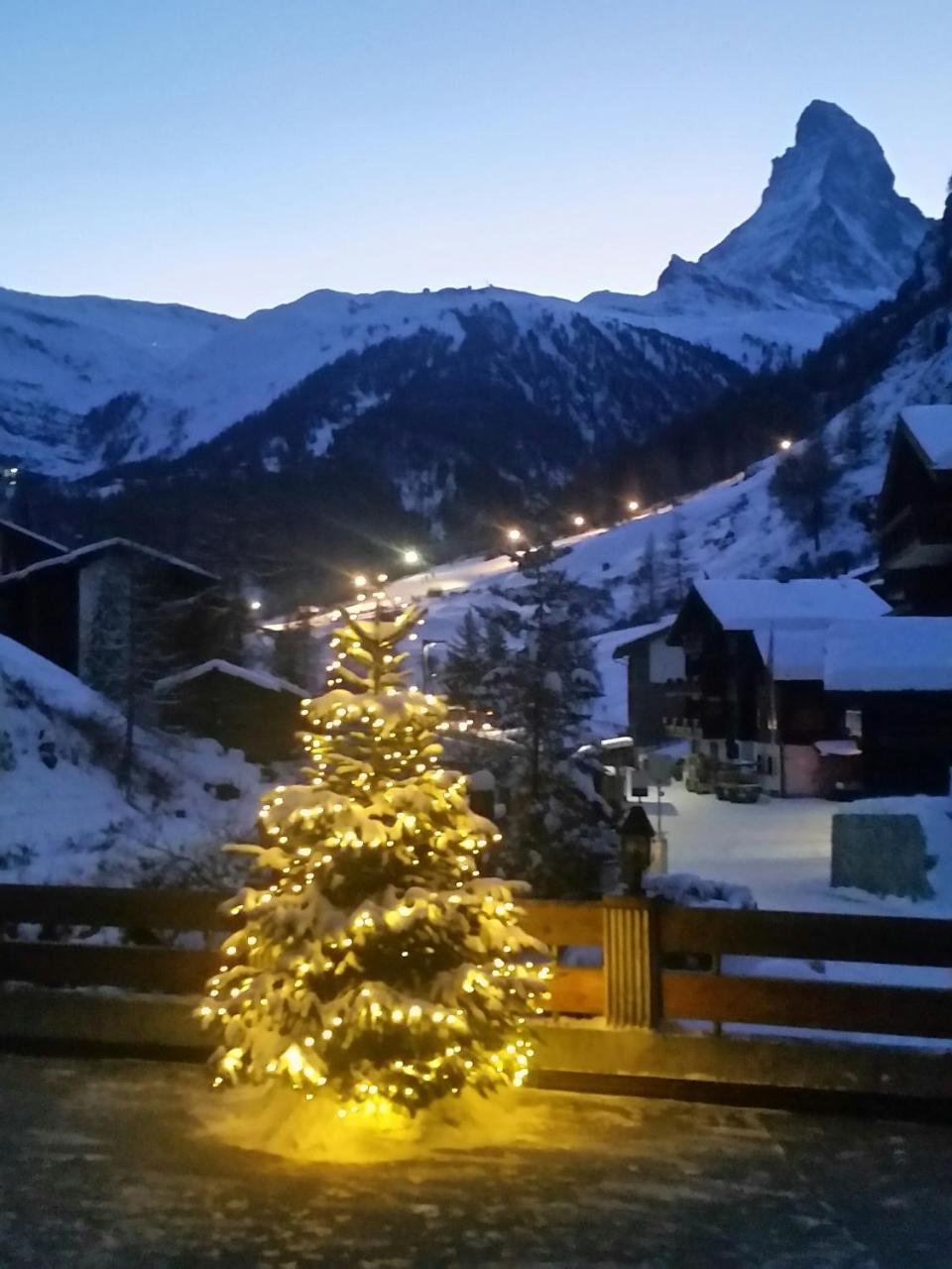 Отель Alpenrose Церматт Экстерьер фото